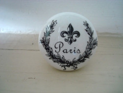 Bouton de porte porcelaine blanche "Paris"