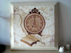 Tableau rétro à l'horloge et au livre ouvert