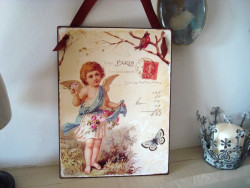 Plaque décorative au décor ange et oiseau, style gustavien