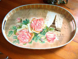 Plateau de cuisine décor roses et tour Eiffel style shabby chic