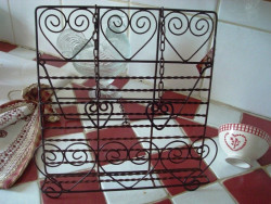 Porte livre de cuisine aux "Coeurs" en fil de fer vieilli