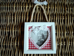 Cadre photo carré au coeur en dentelle style cosy