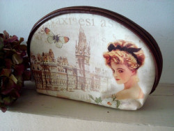 Trousse à maquillage à la jeune fille romantique esprit années 50