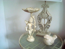 Statuette angelot en fonte blanche style cosy