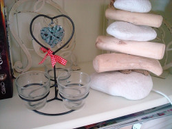 Photophore 3 supports surmonté d'un coeur en rotin