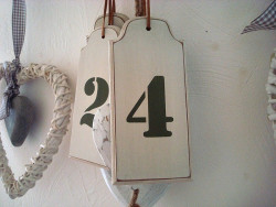Suspension style ancien en bois beige "Numéro 4"