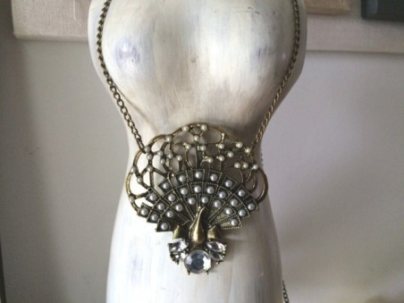 Collier sautoir médaillon en forme de paon, bijoux vintage