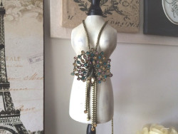 Collier sautoir médaillon en forme de paon, bijoux vintage