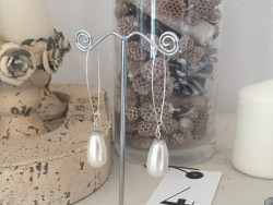 Boucles d'oreilles dormeuses perle blanche nacrée