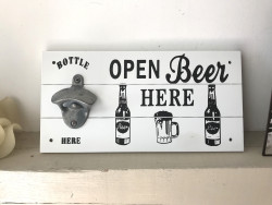 Ouvre bouteille mural "Open Beer" en bois blanc
