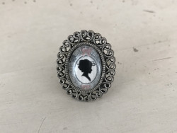 Bague réglable au motif silhouette rétro