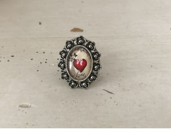 Bague réglable au motif coeur rouge et papillons