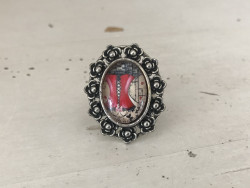 Bague réglable au motif corset rouge rétro