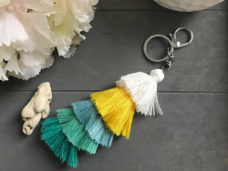 Bijou de sac et porte clés multi pompons camaïeu de roses